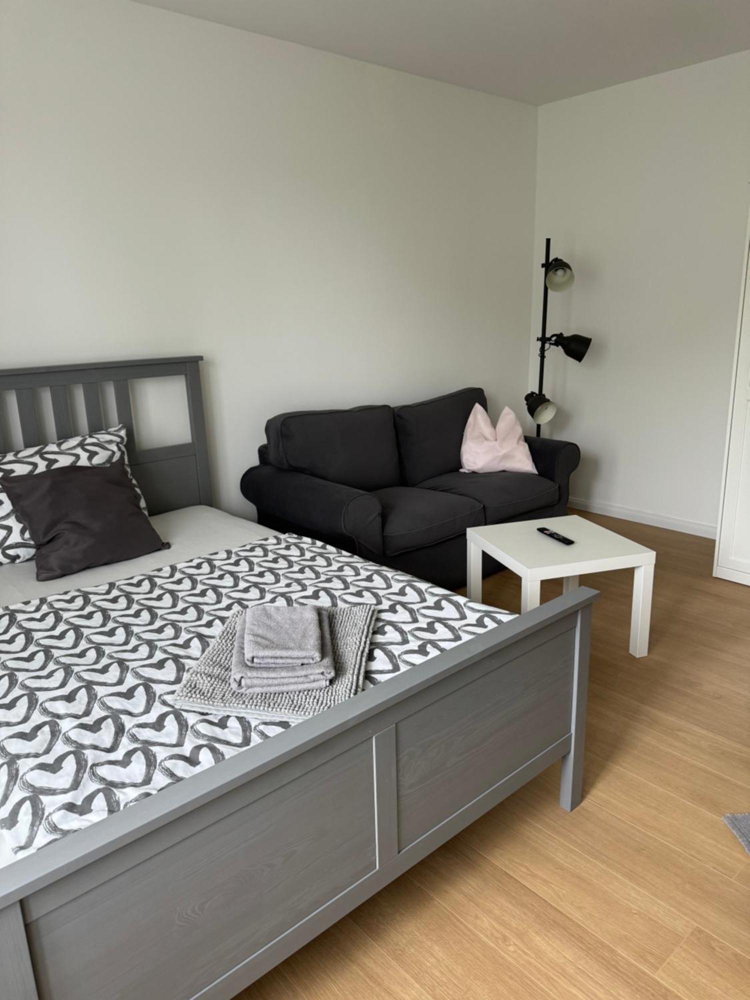 Fc-Apartmenthaus Falkensee Mit Grossem Garten Und Pkw Stellflaechen Dış mekan fotoğraf
