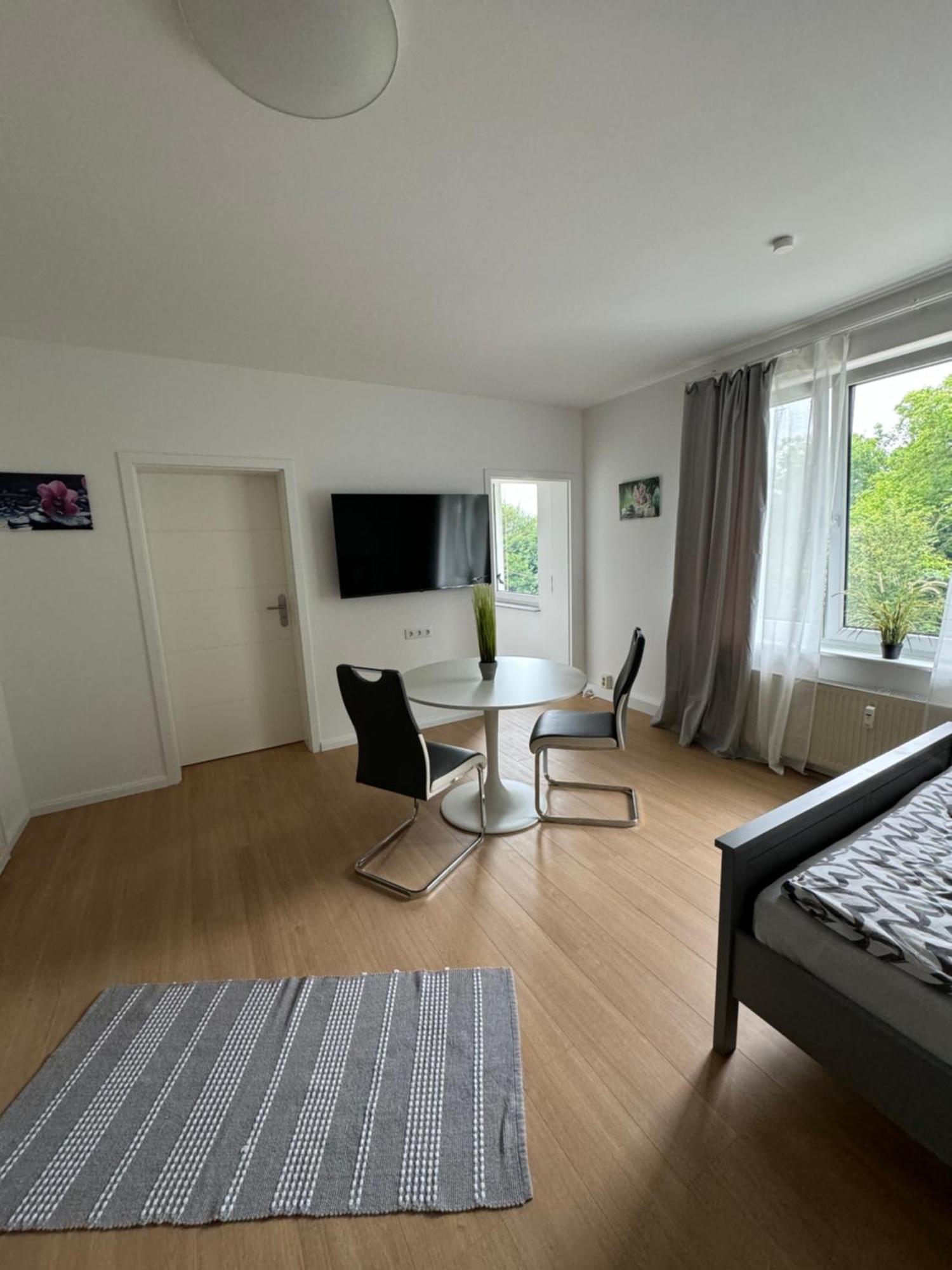 Fc-Apartmenthaus Falkensee Mit Grossem Garten Und Pkw Stellflaechen Dış mekan fotoğraf